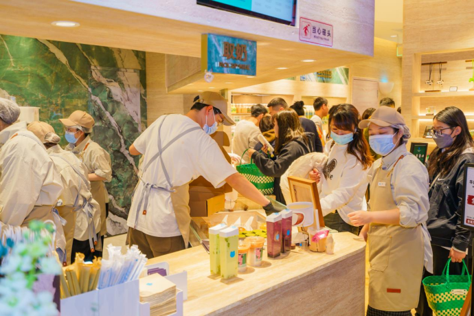 兰熊鲜奶:百店扩张背后的供应链与品控密码 兰熊鲜奶:百店扩张背后的供应链与品控密码